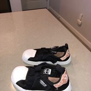 Adidas Girls Wonder Clay Leopard sneakers sz 11